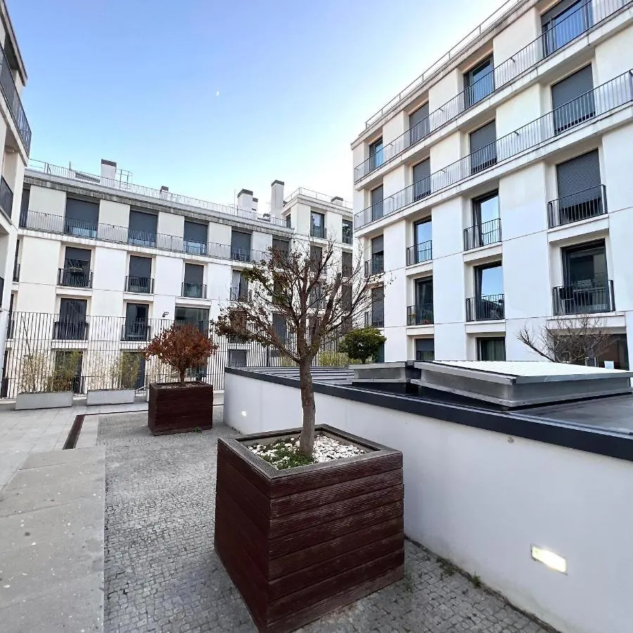 Luxury Castle View Apartment Lisbon Homestay